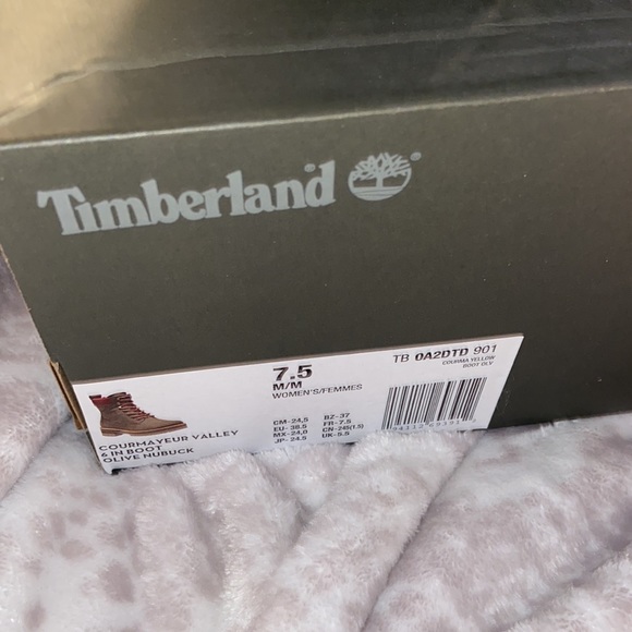 Timberland Women's Courmayeur Valley 6" Boot Fashion - Picture 5 of 5